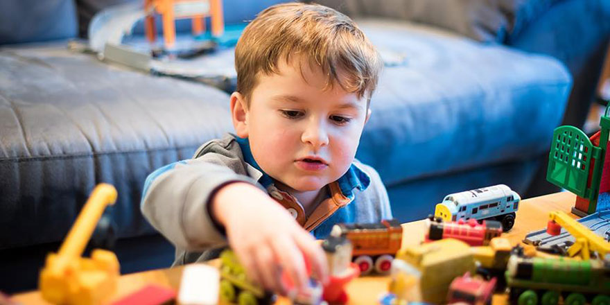 Çocuklara oyuncak seçerken bu renklere dikkat edin!