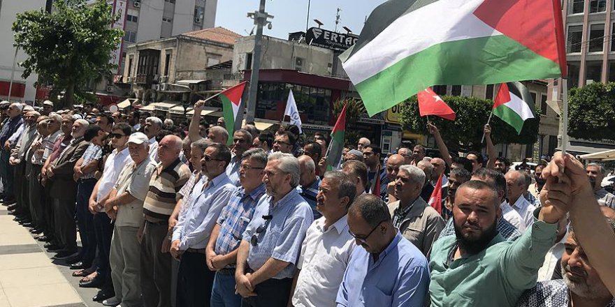 Şehit Filistinliler için sela okundu gıyabi cenaze namazı kılındı