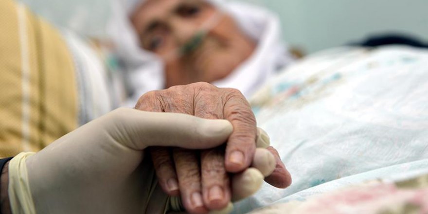 Her ay 300 hastaya şifa dağıtıyorlar