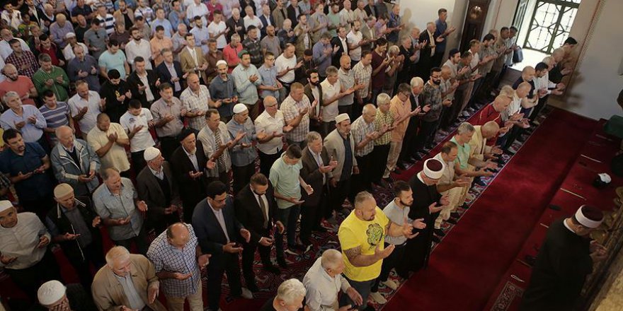 Bosnalılar Filistin için cenaze namazı kıldı