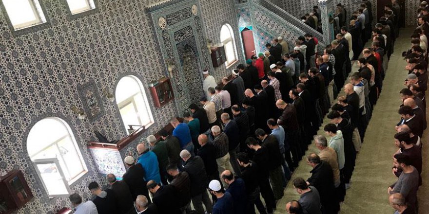 Hollanda'da Filistinli şehitler için gıyabi cenaze namazı