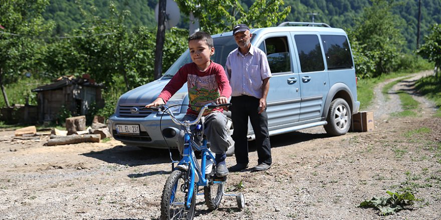 Engelli öğrencilerinin bisiklet hayalini gerçekleştirdiler