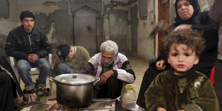 Gazze'de yüzbinler yokluktan sahursuz oruç tutuyor