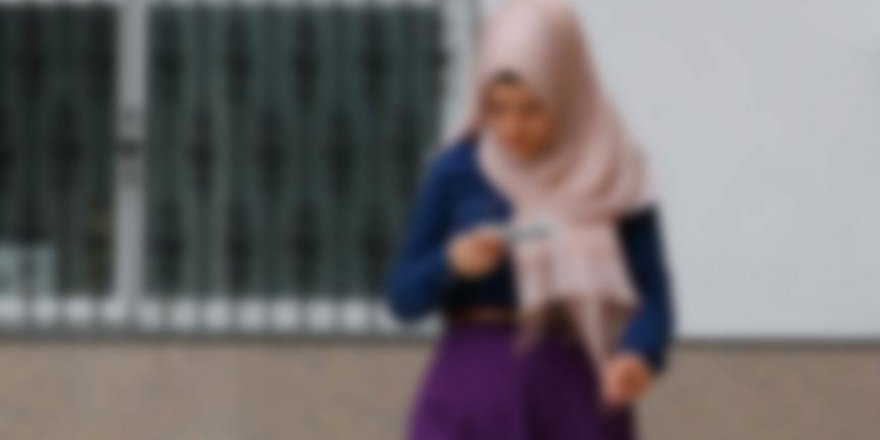 Başörtülü kadına hakaret eden şahsa hapsi istemi