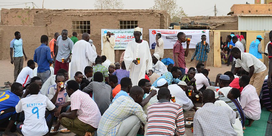 TDV'den 10 bin Sudanlıya iftar