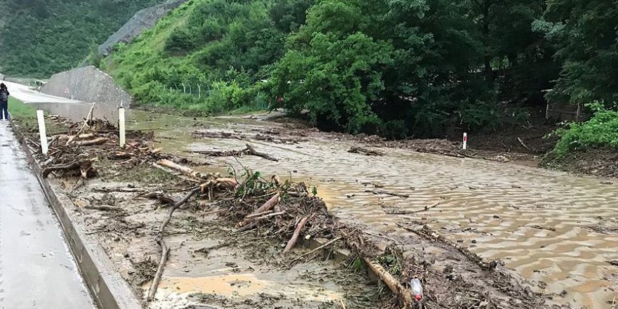 Bursa'da yoğun yağış ile ulaşım aksadı