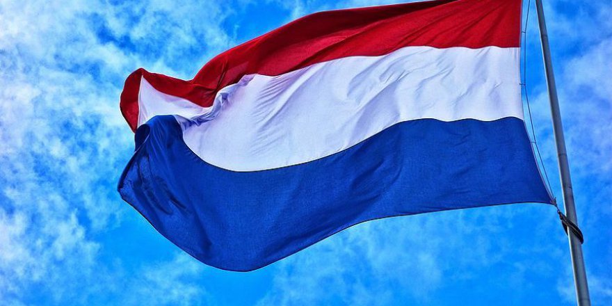 Hollanda'da fotoğraf müzesinin çatısında iftar
