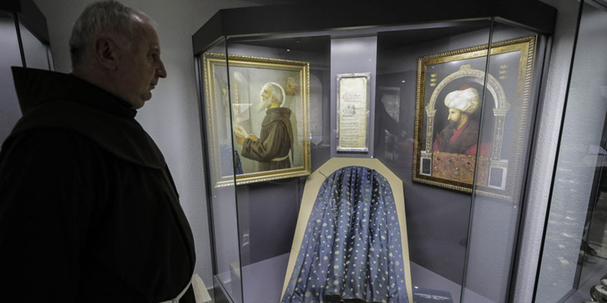 Fatih'in 555 yıl önce rahiplere verdiği özgürlük korunuyor