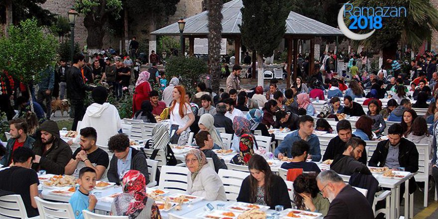 804 yıllık camide iftar