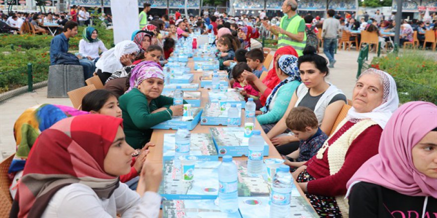 Mavi Marmara şehidi anısına iftar verildi