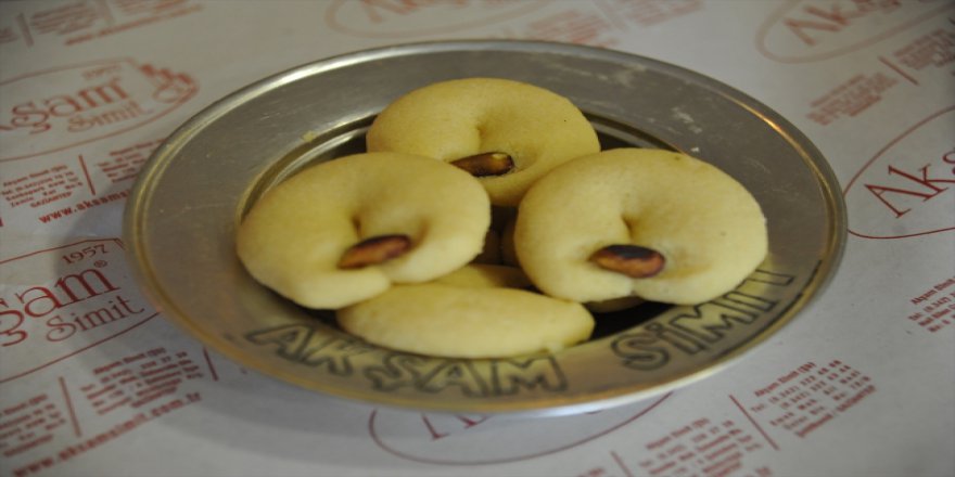 Bayram yaklaştı, kurabiyeler hazırlanıyor