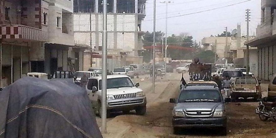 Araplar Rakka'dan çıkarmak istedikleri terör örgütü YPG/PKK'yla çatıştı