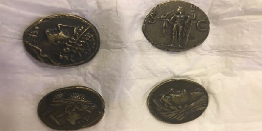 Tarihi sikkeleri internetten satmaya çalışırken yakalandı