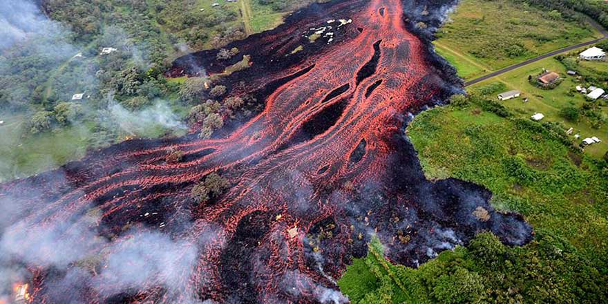Hawaii'de lavlar 87 evi kül etti