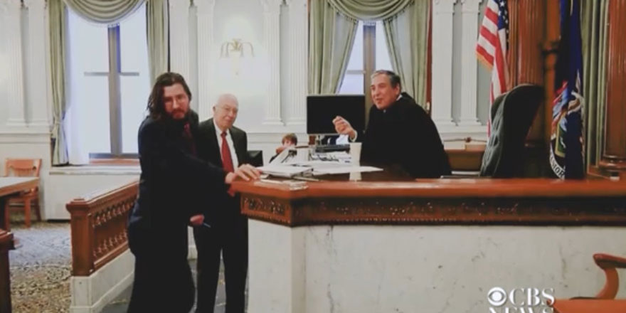 Anne ve babası oğullarının evden ayrılması için mahkeme kararı aldı