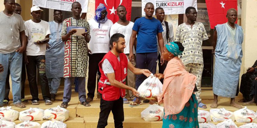 Türk Kızılayı Senegal'in yardımına koştu