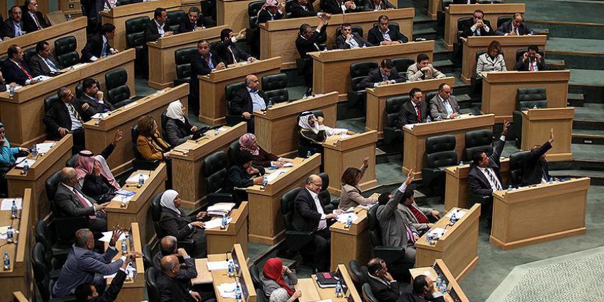 Ürdün'de vergi yasası tartışmaları bitmiyor
