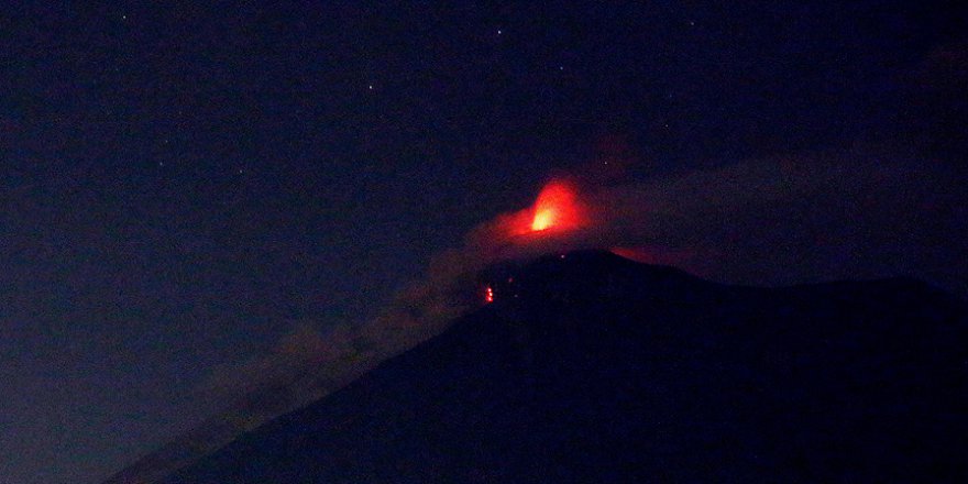 Guatemala'da Yanardağ patladı