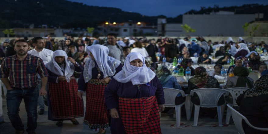 Batı Trakya Türkleri iftar ve sahurda buluşuyor