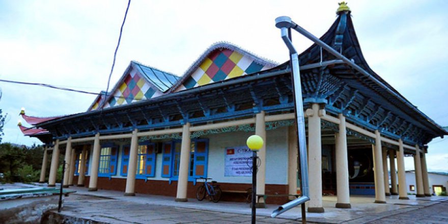 TİKA'dan Kırgızistan'daki tarihi camide iftar yemeği