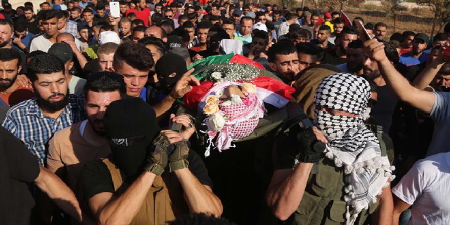 21 yaşındaki Filistinli şehidin cenazesi doldu taştı