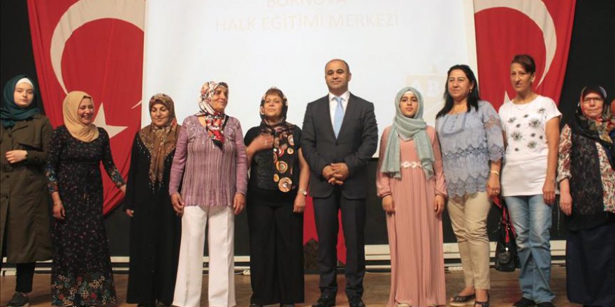 Suriyeli gencin okuma yazma sevinci