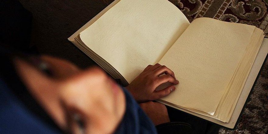 Engelliler için kabartma Kur'an-ı Kerim'e ihtiyaç var