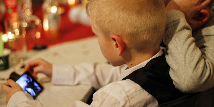 Artık okullarda cep telefonu yasak