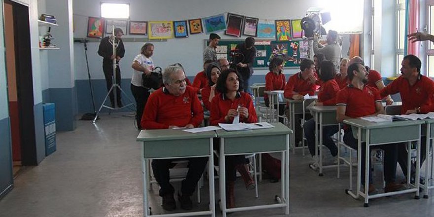 Öğretmenler, öğrenciler ile rolleri değişti