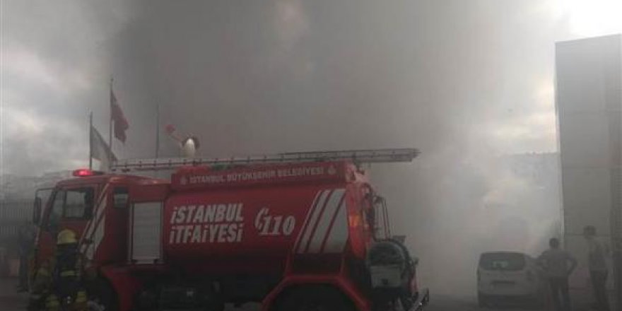 İstanbul'da bir fabrikada yangın