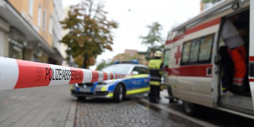 Almanya'da camiden çıkan cemaate saldırı