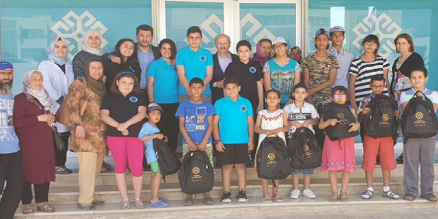 Tunuslu yetimlerin yüzü Maarif Vakfı ile güldü