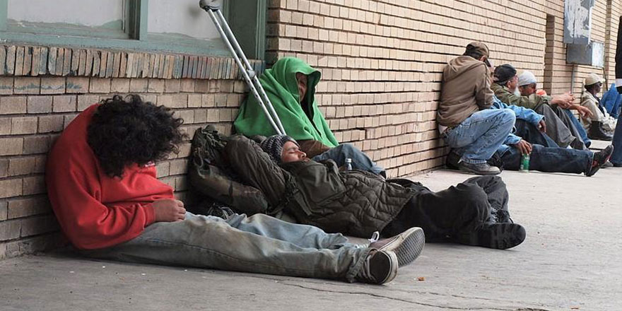 Evsizlerin sokakta yaşamasını da yasaklayacaklar