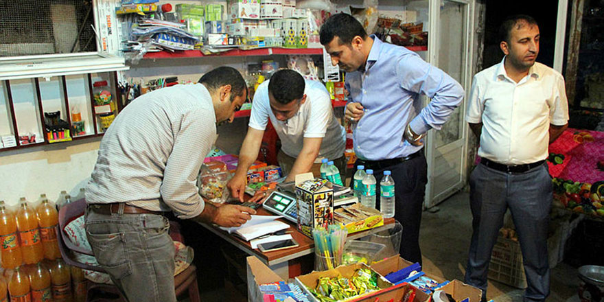 Güzel insanlar haberi: Bakkala gidip veresiye defterini satın aldılar