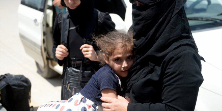 Suriyeli anne hüznü ve mutluluğu bir arada yaşadı