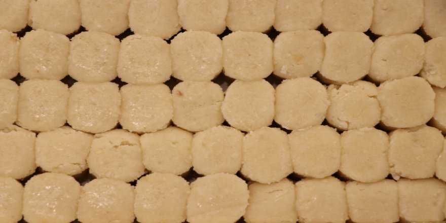 Edirne'de bayramların vazgeçilmezi: Badem ezmesi