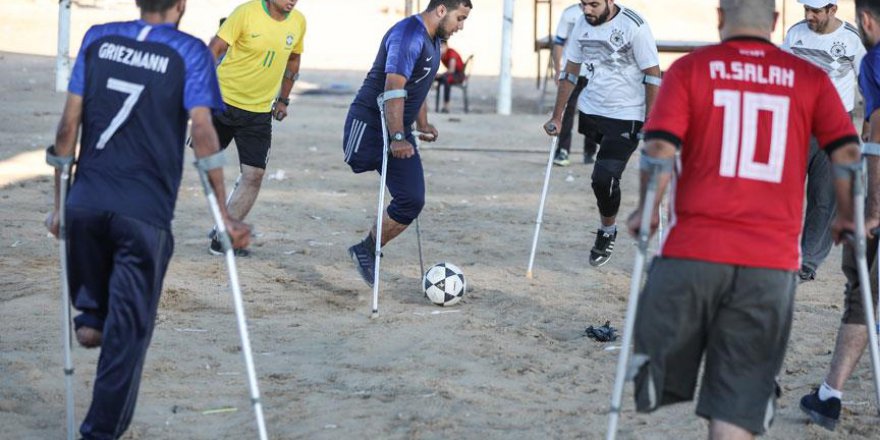 Gazzeli engelliler İsrail sınırında maç yaptı