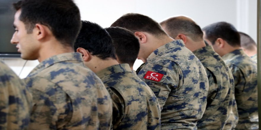 Mehmetçik vatan savunması için bayramı sınırda geçiriyor