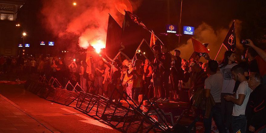 Makedonya'da 'isim' protestoları sürüyor