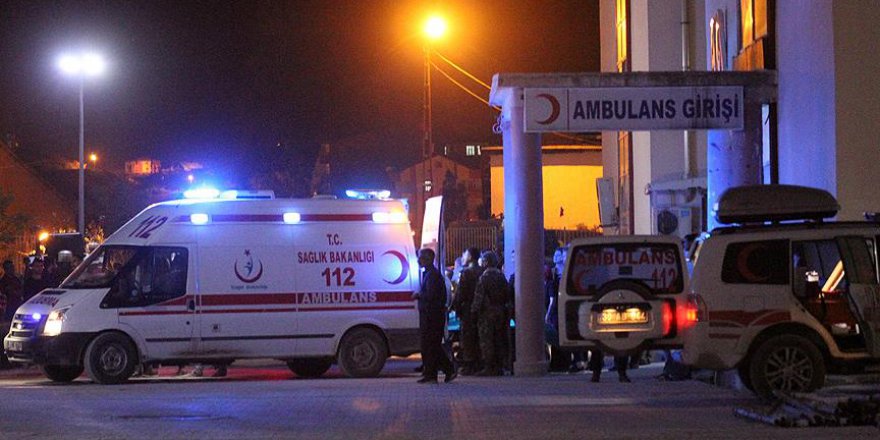 Teröristler askeri konvoya saldırdı