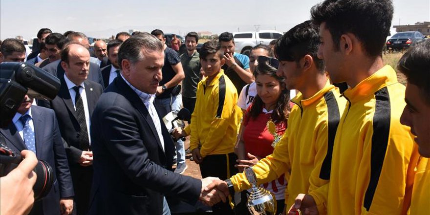 İdil'e 3 bin kişilik stadyum ile spor tesisi kazandırılıyor