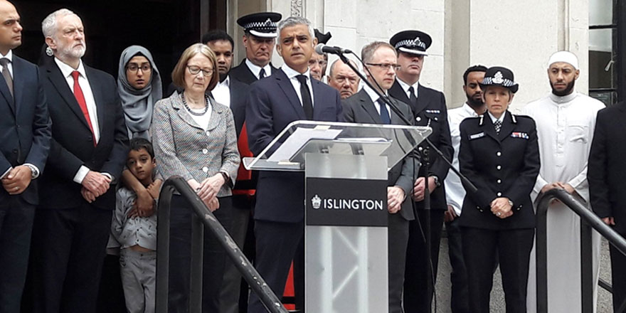 Müslümanlardan İngiltere'ye çağrı: O gün, İslamofobi günü ilan edilsin
