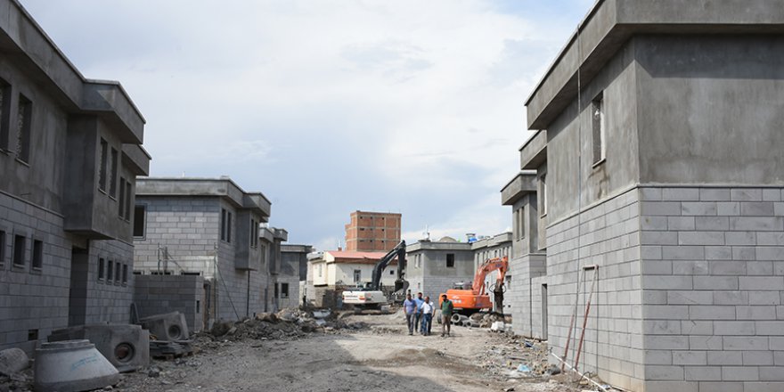 Teröristlerin tahrip ettiği Sur ihya edilecek