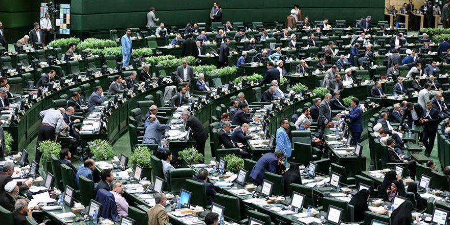 İran'da ekonomik kriz nedeniyle acil toplantı