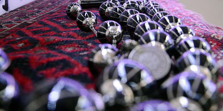 Erzurum'da üretilen bu tesbih ateş pahası