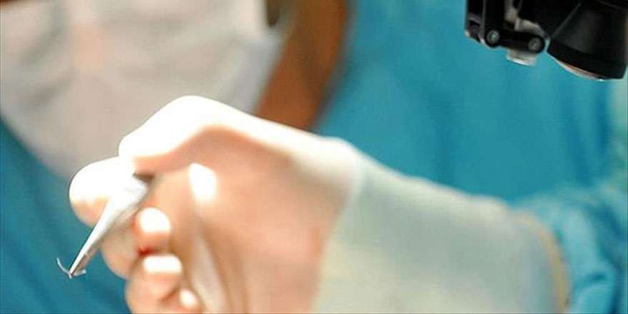 Bacağı gelişmeyen bebek anne karnında lazerle ameliyat edildi