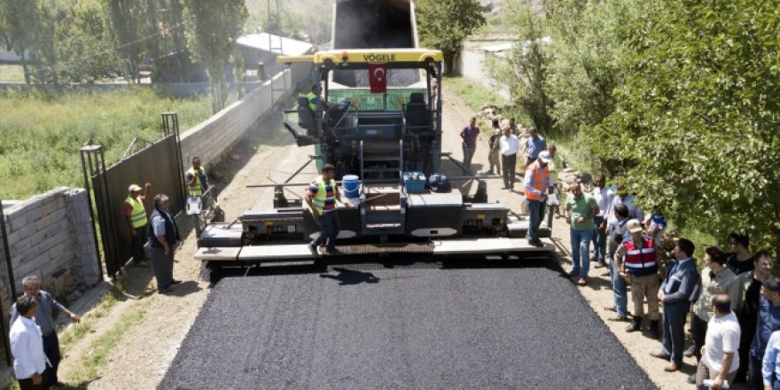 Türkiye'nin en doğusu asfalt ile tanışacak