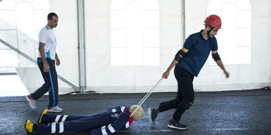 Ekmek parası için parkurda zorlu mücadele