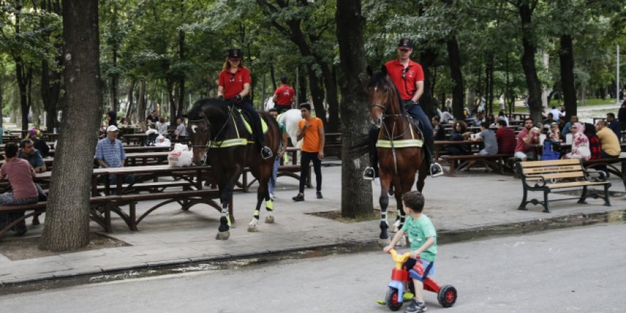 Ankara'da çocukları atlı polisler koruyacak