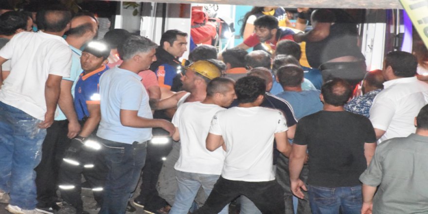 Göçük altında kalan iki işçiden acı haber